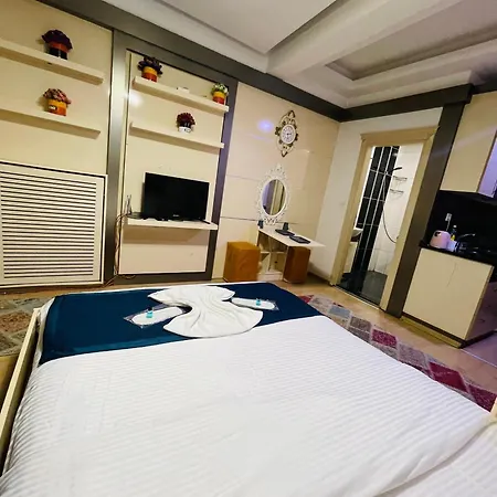 호텔 Taksim Premium Aparts 2*