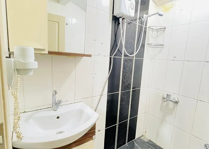 Taksim Premium Aparts Hotel 2*