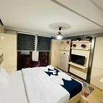 Taksim Premium Aparts Hotel 2*