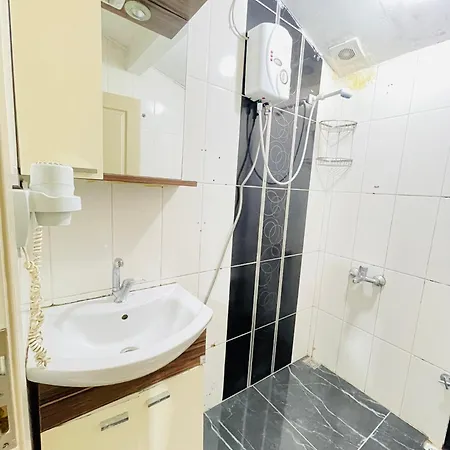 Taksim Premium Aparts Hotel 2*